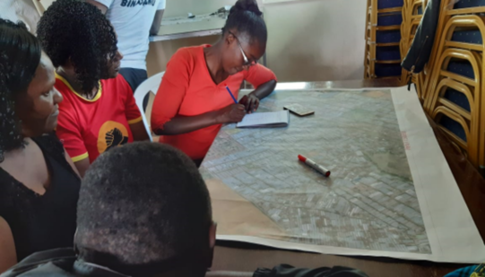 Mapping-community-health-services-as-part-of-the-Mukuru-SPA-planning.-Photo-Muungano-KYC.TV_