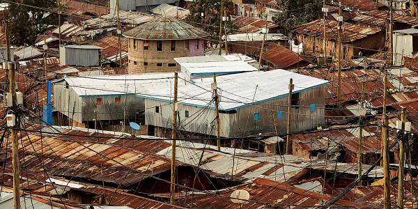 Kibera_Nairobi_Kenya_Lou Bopp